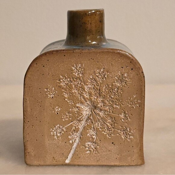 Pottery Studio Parsley Engraved Glazed Vase Handmade Signed - Picture 3 of 8